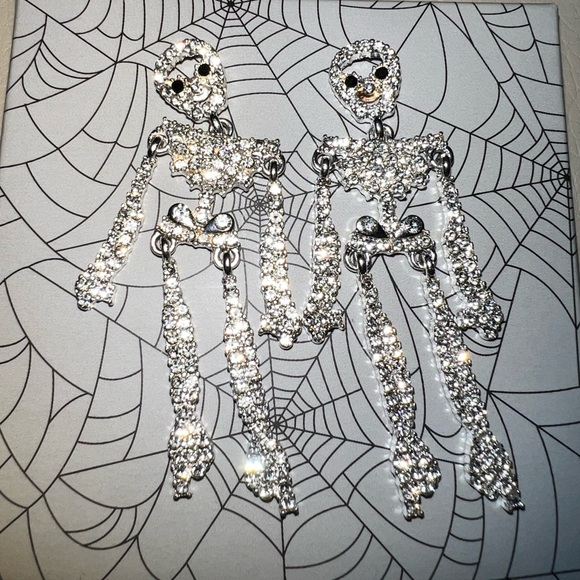 Skull Design Pendant Jewelry - Picture 6 of 8